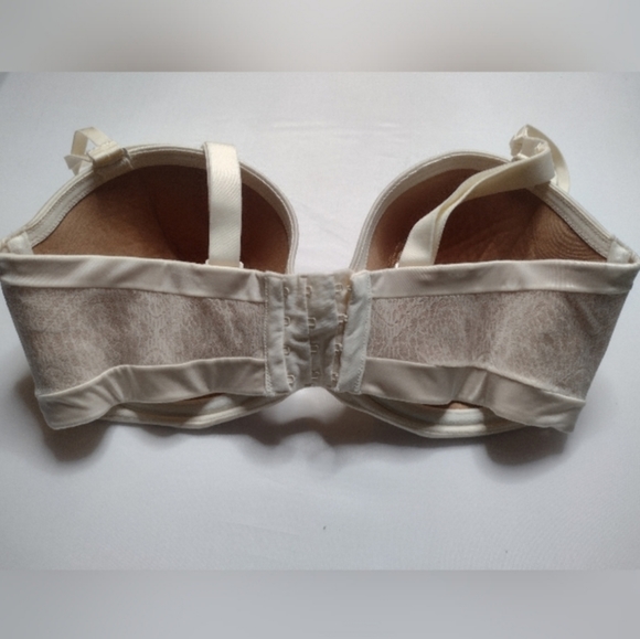 Ambrielle Full Coverage T-shirt Bra 36DD Ivory Underwire Lace Padded B11 - Picture 2 of 2